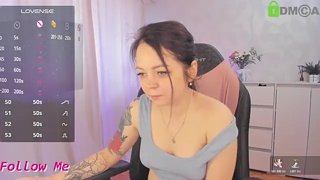 Snapshot of AnnyHoney_ chatting on 04/24/26, 10:28 AnnyHoney online show from 04/24/26, 10:28