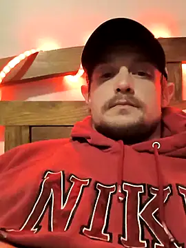 Snapshot of Midwestalpha chatting on 02/14/25, 03:22 Midwestalpha online show from 02/14/25, 03:22