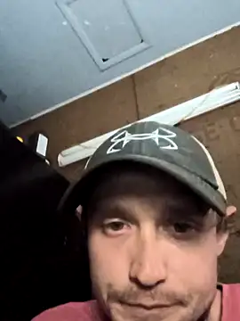 Snapshot of Midwestalpha chatting on 02/28/25, 02:09 Midwestalpha online show from 02/28/25, 02:09