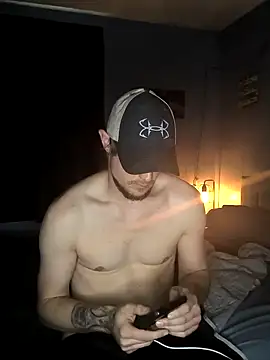 Snapshot of Midwestalpha chatting on 02/28/25, 06:31 Midwestalpha online show from 02/28/25, 06:31