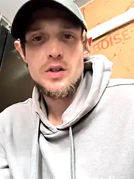 Snapshot of Midwestalpha chatting on 03/03/25, 03:09 Midwestalpha online show from 03/03/25, 03:09