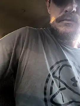 Snapshot of Midwestalpha chatting on 10/07/25, 10:51 Midwestalpha online show from 10/07/25, 10:51