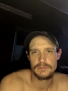 Snapshot of Midwestalpha chatting on 10/21/25, 04:57 Midwestalpha online show from 10/21/25, 04:57