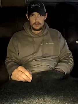 Snapshot of Midwestalpha chatting on 10/23/25, 08:02 Midwestalpha online show from 10/23/25, 08:02