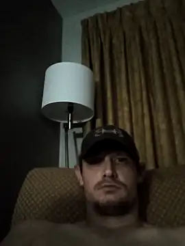 Snapshot of Midwestalpha chatting on 10/31/25, 10:27 Midwestalpha online show from 10/31/25, 10:27