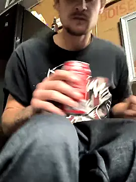 Snapshot of Midwestalpha chatting on 11/06/25, 09:10 Midwestalpha online show from 11/06/25, 09:10