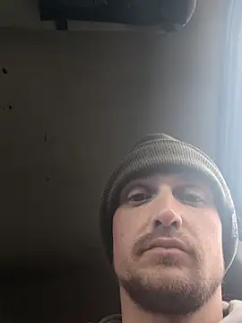 Snapshot of Midwestalpha chatting on 11/19/25, 04:51 Midwestalpha online show from 11/19/25, 04:51