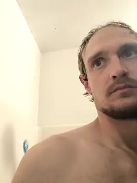 Snapshot of Midwestalpha chatting on 11/21/25, 06:45 Midwestalpha online show from 11/21/25, 06:45