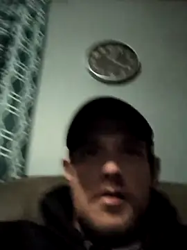 Snapshot of Midwestalpha chatting on 12/04/25, 09:07 Midwestalpha online show from 12/04/25, 09:07