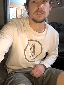 Snapshot of Midwestalpha chatting on 12/20/25, 05:36 Midwestalpha online show from 12/20/25, 05:36