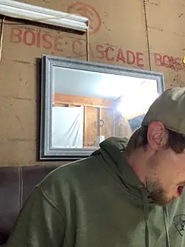 Snapshot of Midwestalpha chatting on 01/14/26, 07:58 Midwestalpha online show from 01/14/26, 07:58