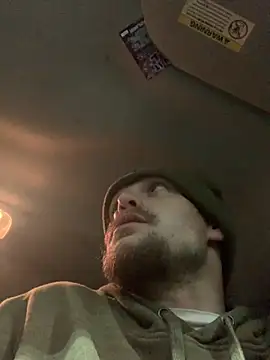 Snapshot of Midwestalpha chatting on 01/19/26, 07:01 Midwestalpha online show from 01/19/26, 07:01