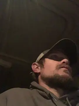 Snapshot of Midwestalpha chatting on 02/05/26, 12:04 Midwestalpha online show from 02/05/26, 12:04