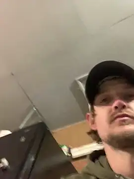 Snapshot of Midwestalpha chatting on 03/02/26, 10:44 Midwestalpha online show from 03/02/26, 10:44