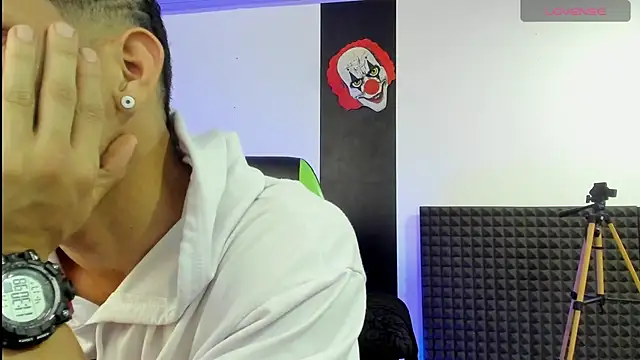 jhonnysnow17 online show from 01/18/25, 04:26