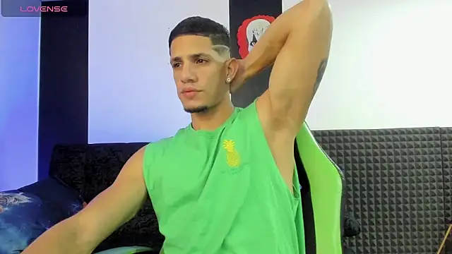 jhonnysnow17 online show from 02/04/25, 04:15