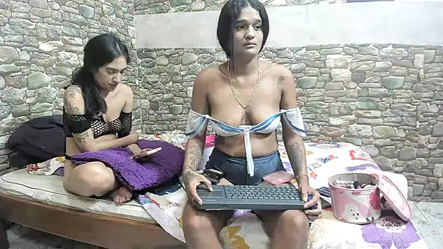 chicamir22 online show from 12/24/24, 12:11