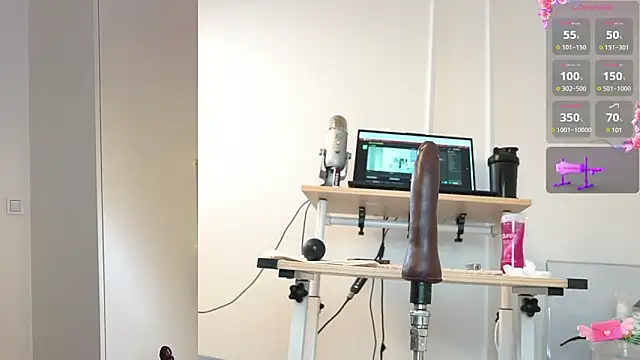 Snapshot of Miss69Ri99 chatting on 03/04/25, 04:52 Miss69Ri99 online show from 03/04/25, 04:52