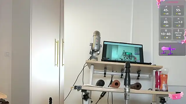 Snapshot of Miss69Ri99 chatting on 03/11/25, 06:19 Miss69Ri99 online show from 03/11/25, 06:19