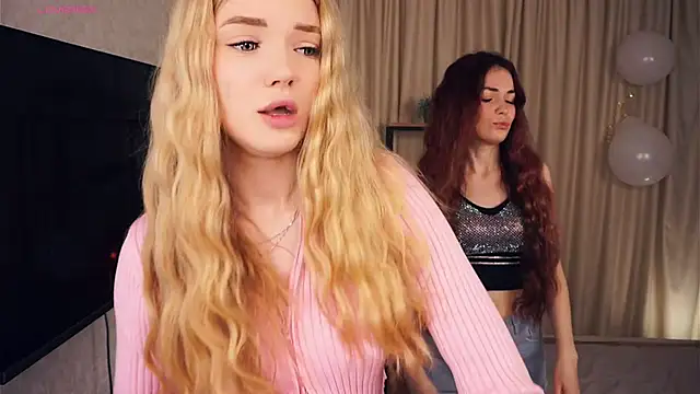 Snapshot of EllenReeves chatting on 02/15/25, 06:44 EllenReeves online show from 02/15/25, 06:44