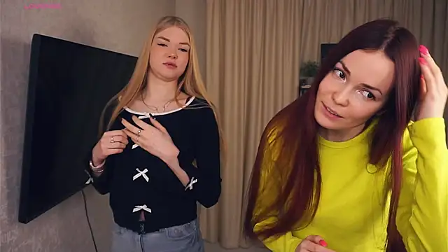 Snapshot of EllenReeves chatting on 02/19/25, 06:22 EllenReeves online show from 02/19/25, 06:22