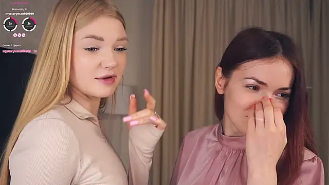 Snapshot of EllenReeves chatting on 03/04/25, 06:47 EllenReeves online show from 03/04/25, 06:47