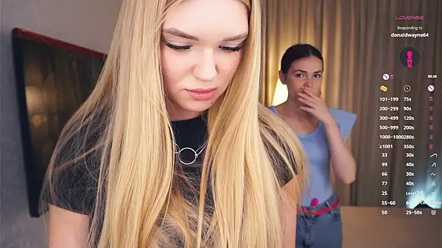 Snapshot of EllenReeves chatting on 09/24/25, 06:39 EllenReeves online show from 09/24/25, 06:39