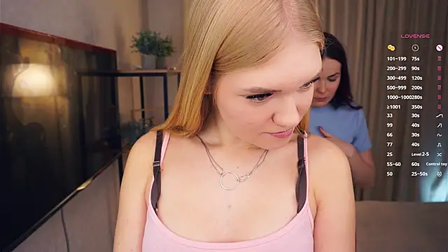 Snapshot of EllenReeves chatting on 10/02/25, 06:31 EllenReeves online show from 10/02/25, 06:31