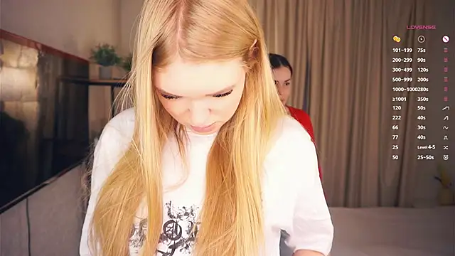 Snapshot of EllenReeves chatting on 11/21/25, 05:06 EllenReeves online show from 11/21/25, 05:06