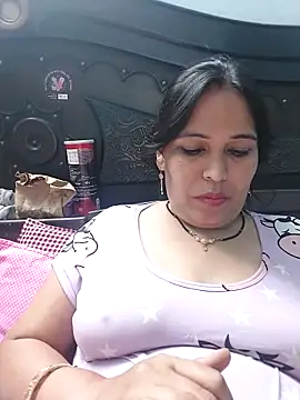 Poojabhabi101 online show from 04/15/26, 05:42