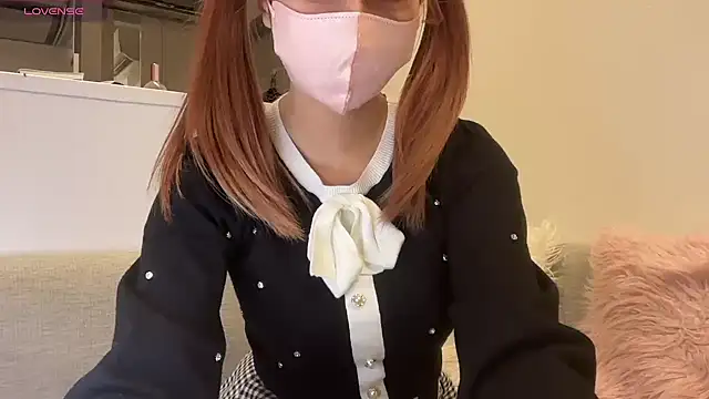 Snapshot of Ray-00 chatting on 12/30/24, 10:10 Ray-00 online show from 12/30/24, 10:10