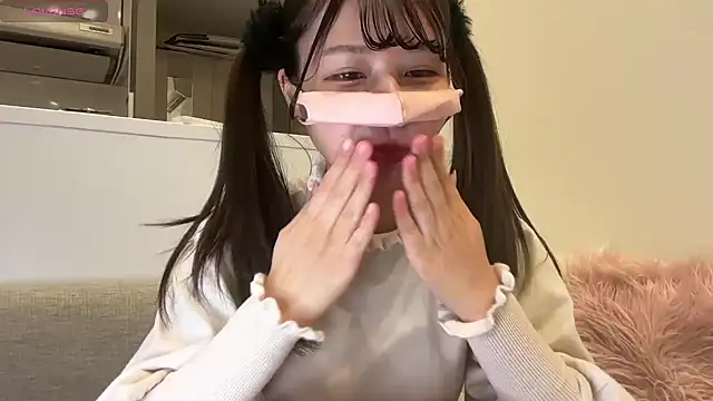 Snapshot of Ray-00 chatting on 01/18/25, 06:13 Ray-00 online show from 01/18/25, 06:13