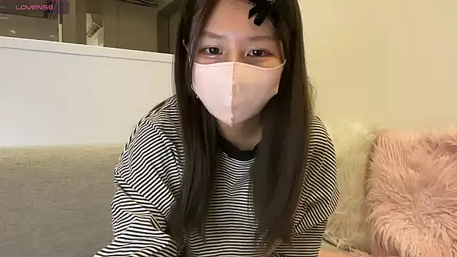 Snapshot of Ray-00 chatting on 01/19/25, 06:09 Ray-00 online show from 01/19/25, 06:09