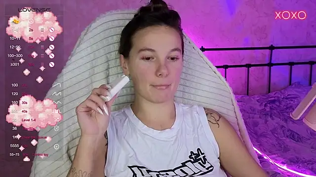 lil luna x online show from 10/12/25, 07:57