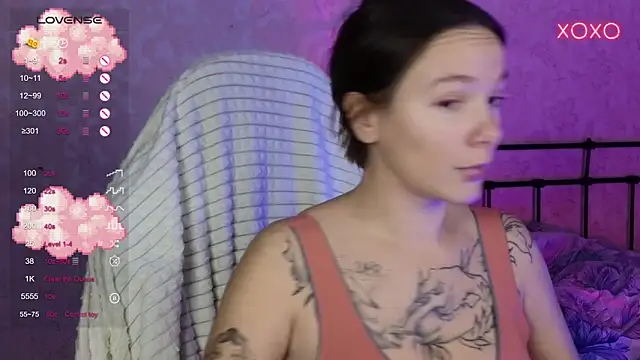 lil luna x online show from 10/24/25, 12:45