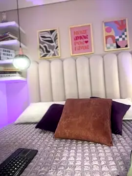 cute  cherry  online show from 11/01/25, 07:49