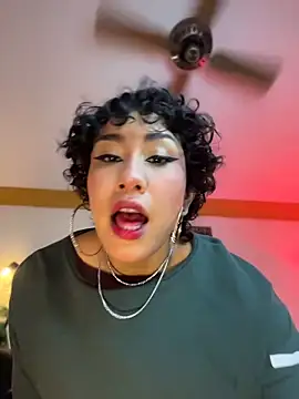 ZahaRoseee online show from 04/10/26, 12:05