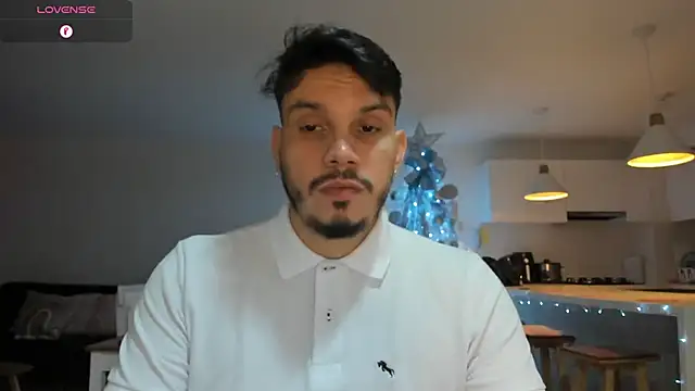 Snapshot of alejandro_stark chatting on 12/11/24, 01:15 alejandro stark online show from 12/11/24, 01:15