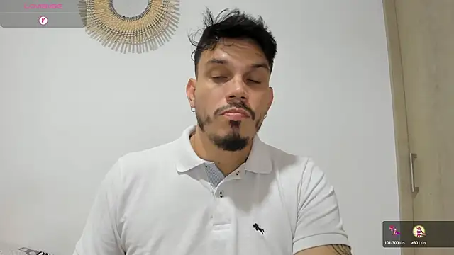 Snapshot of alejandro_stark chatting on 12/29/24, 08:58 alejandro stark online show from 12/29/24, 08:58