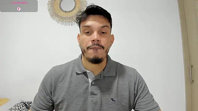 Snapshot of alejandro_stark chatting on 12/31/24, 10:04 alejandro stark online show from 12/31/24, 10:04