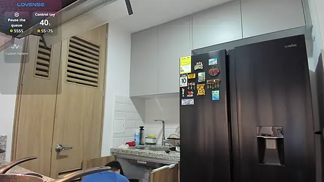 Snapshot of alejandro_stark chatting on 09/24/25, 07:50 alejandro stark online show from 09/24/25, 07:50