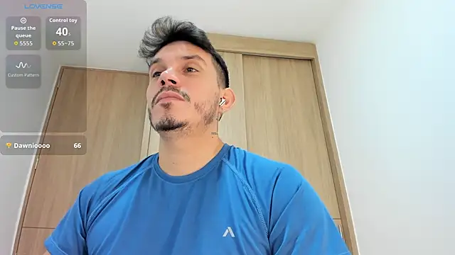 Snapshot of alejandro_stark chatting on 10/26/25, 10:10 alejandro stark online show from 10/26/25, 10:10