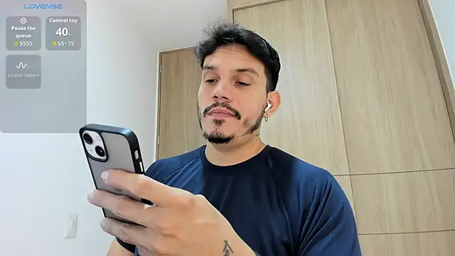 Snapshot of alejandro_stark chatting on 11/05/25, 10:48 alejandro stark online show from 11/05/25, 10:48