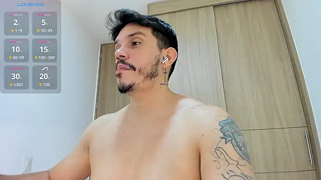 Snapshot of alejandro_stark chatting on 11/06/25, 11:55 alejandro stark online show from 11/06/25, 11:55