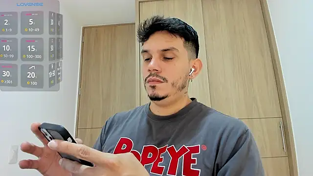 Snapshot of alejandro_stark chatting on 11/07/25, 01:33 alejandro stark online show from 11/07/25, 01:33