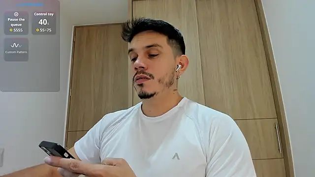 Snapshot of alejandro_stark chatting on 11/08/25, 09:57 alejandro stark online show from 11/08/25, 09:57