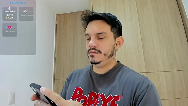 Snapshot of alejandro_stark chatting on 11/24/25, 12:16 alejandro stark online show from 11/24/25, 12:16