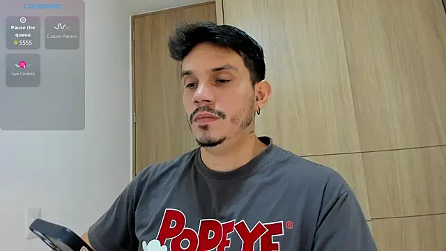 Snapshot of alejandro_stark chatting on 11/25/25, 12:21 alejandro stark online show from 11/25/25, 12:21