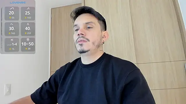 Snapshot of alejandro_stark chatting on 12/13/25, 08:25 alejandro stark online show from 12/13/25, 08:25