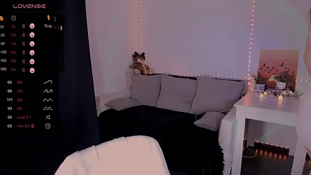 Snapshot of mia_x_love chatting on 12/05/24, 05:39 mia x love online show from 12/05/24, 05:39